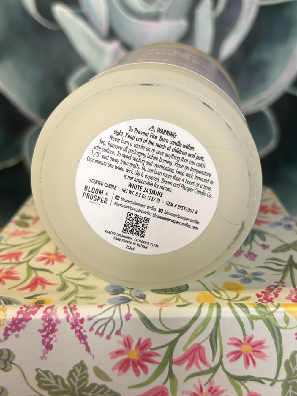 Bloom and Prosper White Jasmine Scented Spa Candle - Picture 2 of 3